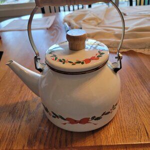 Christmas tea pot
